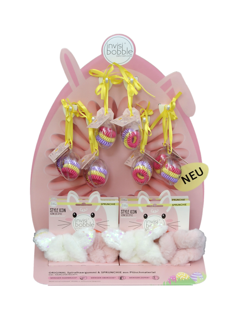 Ein Thekendisplay zu Ostern, dessen Rückwand mit der speziellen Rundung angelehnt ist an ein Osterei.